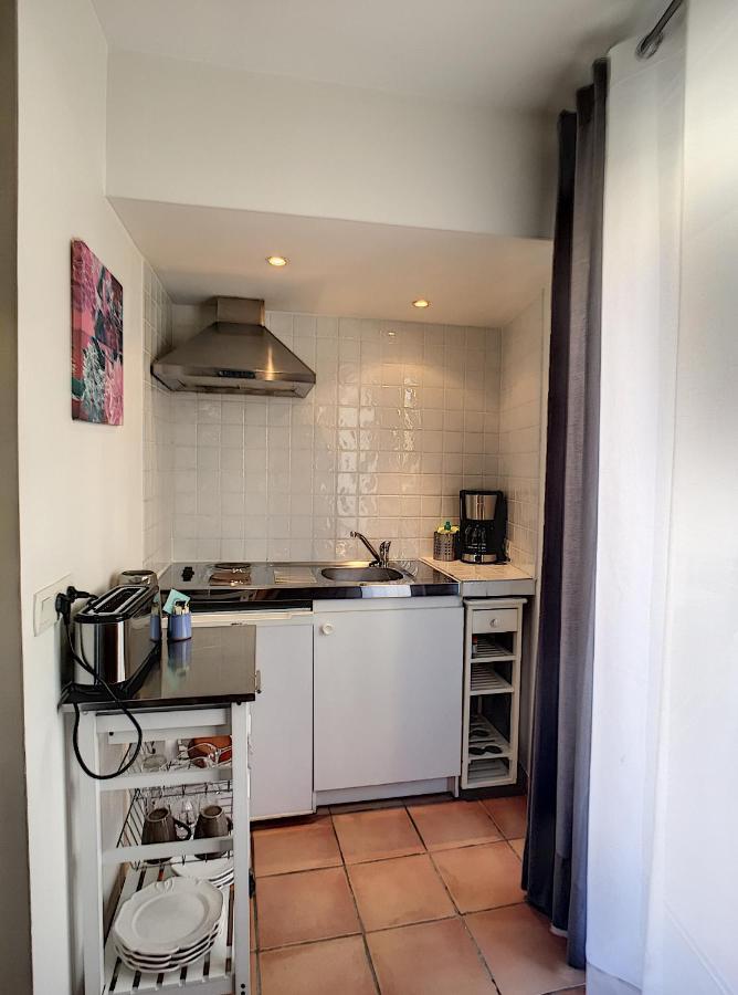 Anne De La Maison Blanche Apartment *